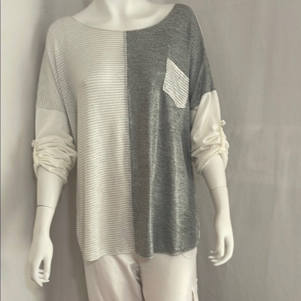 Flora &Ashley Gray and White Striped 3/quarter Sleeve Top
